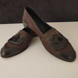 SAN REMO CHARCOAL SUEDE WITH GRAY LEATHER TRIM LOAFER WITH TASSELLS.